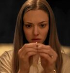 Netflix新春ホラー映画「闇はささやく」キャスト、プロット最新情報