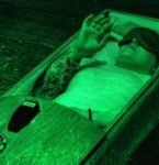 恐怖の心霊実験…「28デイズ・ホーンテッド: 超常現象を探れ」がNetflixで配信！─実在する心霊スポットを紹介